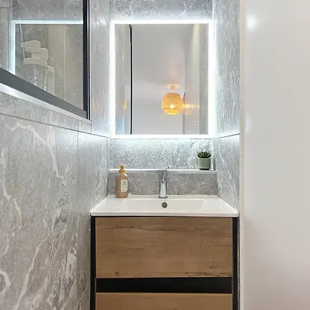 Venise - Grand - 4 - Parking Prive - Appartement *